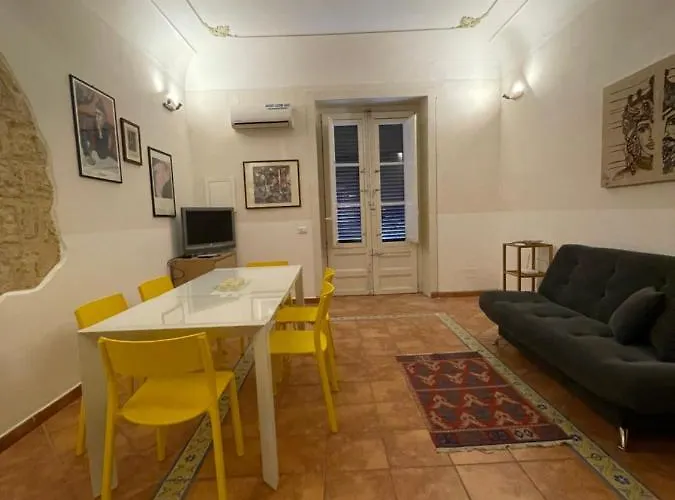 Sicooli Apartments Via D'Aragona 33