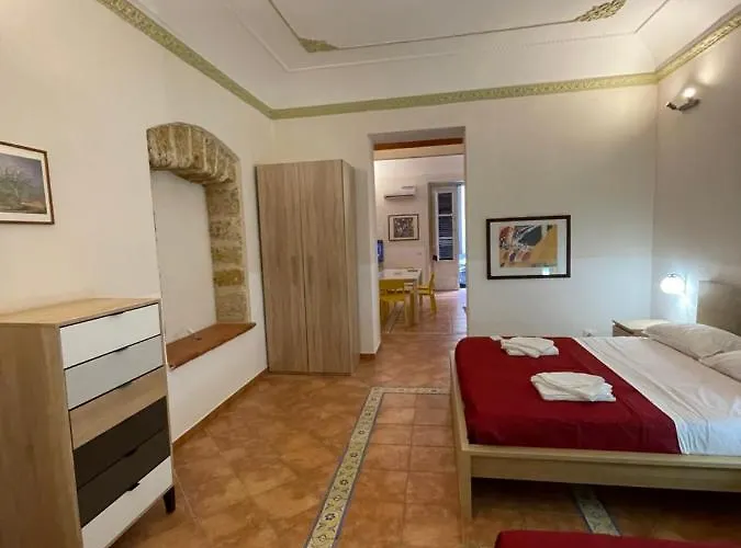 Sicooli Apartments Via D'Aragona 33