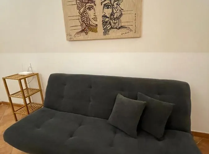 Sicooli Apartments Via D'Aragona 33